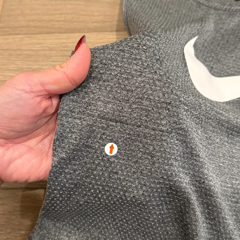 NIKE‎ Heather Grey Dri-Fit Cropped Oversized Mesh Running Active Tank Top Size M